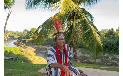"A água é a vida": Moisés Piyãko, xamã Ashaninka, lança recado sobre as águas da fronteira amazônica